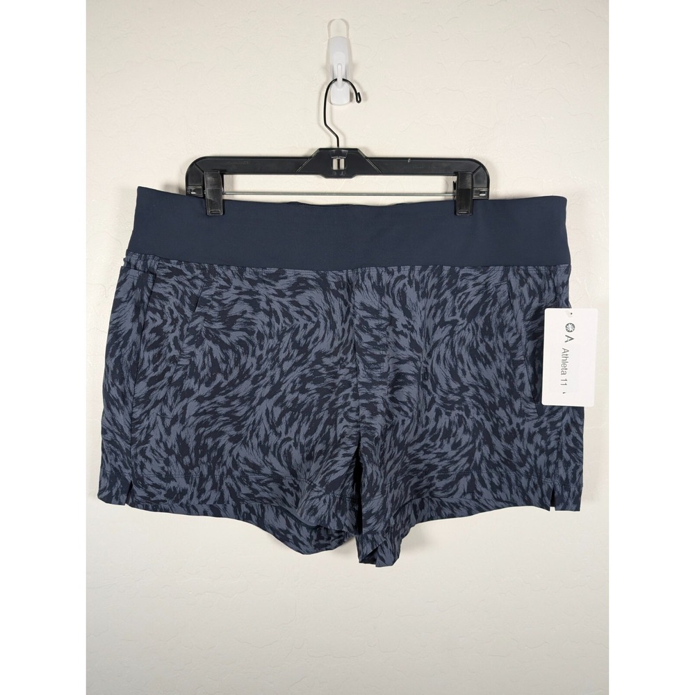 Athleta Shorts Women 18 Blue Geometric Stretch Trekkie North Printed Shorts New